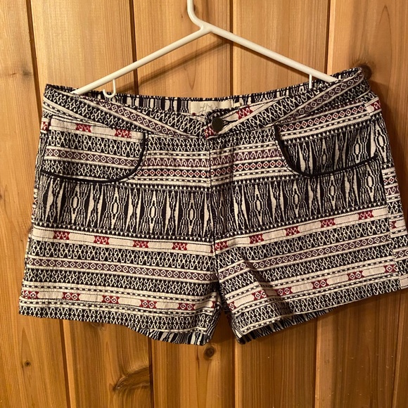 Fun pattern shorts! - Picture 1 of 3